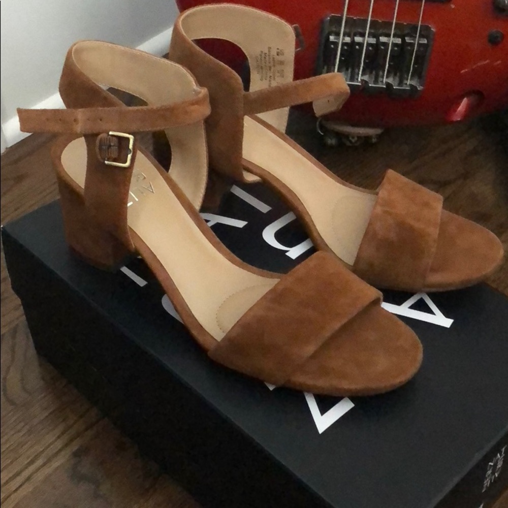 Naturalized Caitlyn sandal Whiskey 6.5